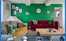 Maison avec jardin, près plages du débarquement, table ping pong, à 800 m d' Omaha beach adaptée jeunes enfants