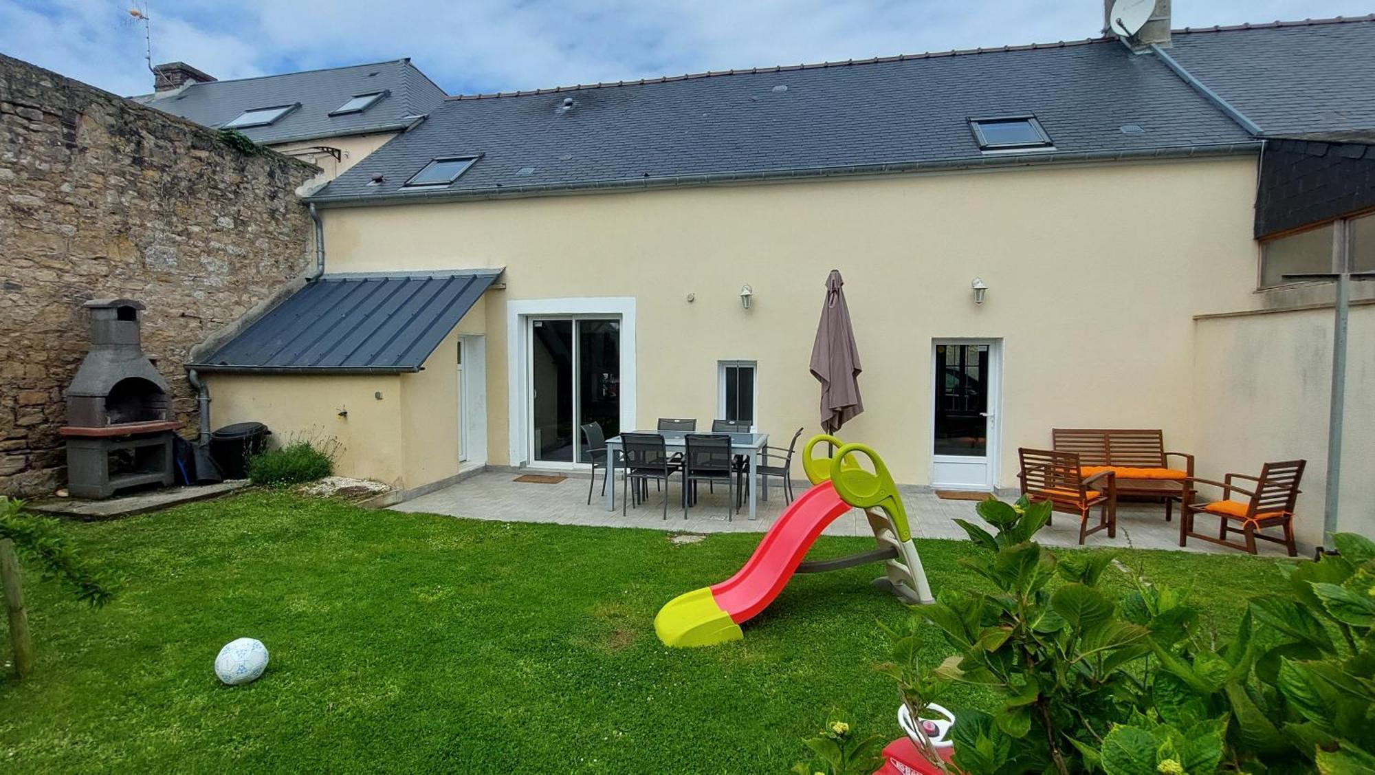 Maison avec jardin, près plages du débarquement, table ping pong, à 800 m d' Omaha beach adaptée jeunes enfants Vierville-sur-Mer Extérieur photo