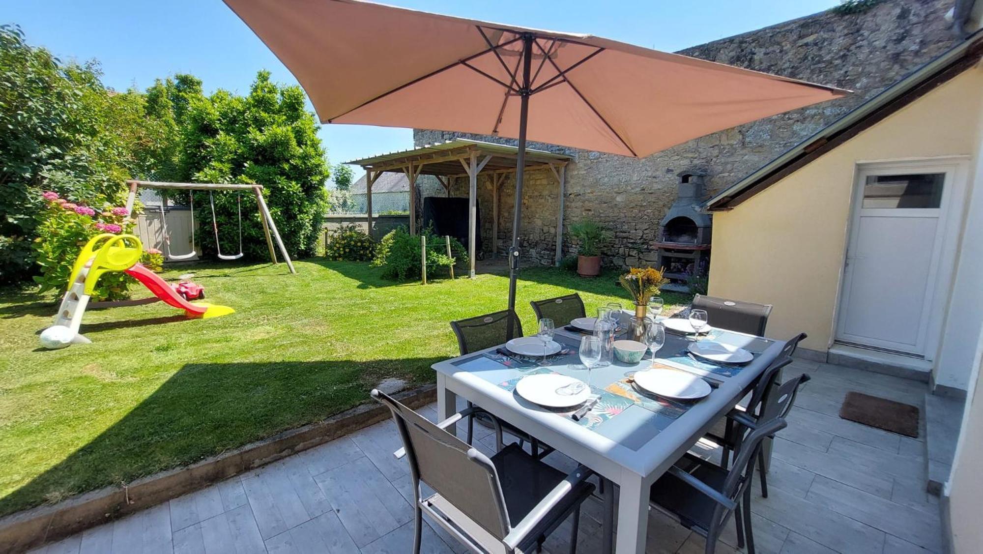 Maison avec jardin, près plages du débarquement, table ping pong, à 800 m d' Omaha beach adaptée jeunes enfants Vierville-sur-Mer Extérieur photo