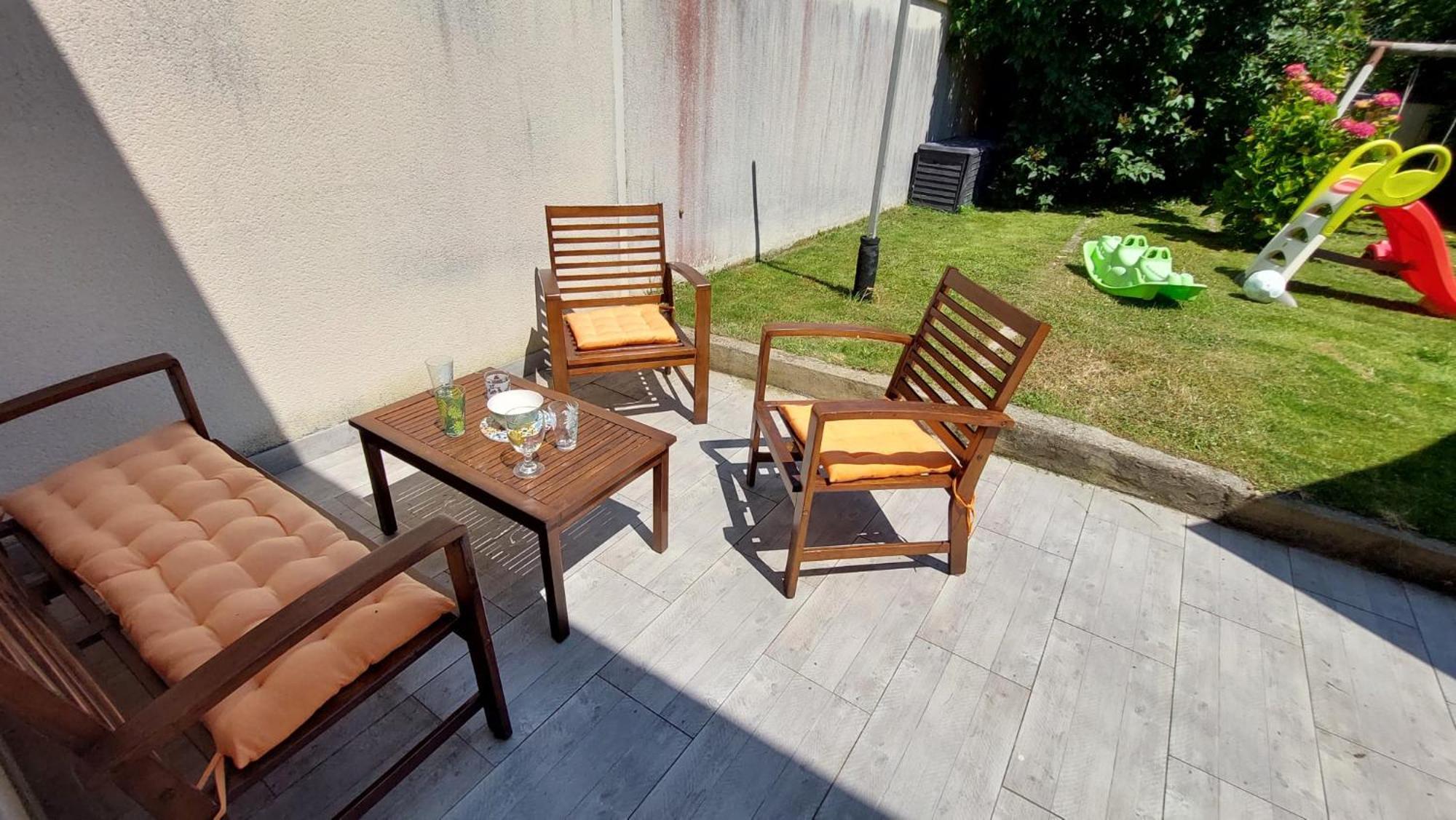 Maison avec jardin, près plages du débarquement, table ping pong, à 800 m d' Omaha beach adaptée jeunes enfants Vierville-sur-Mer Extérieur photo